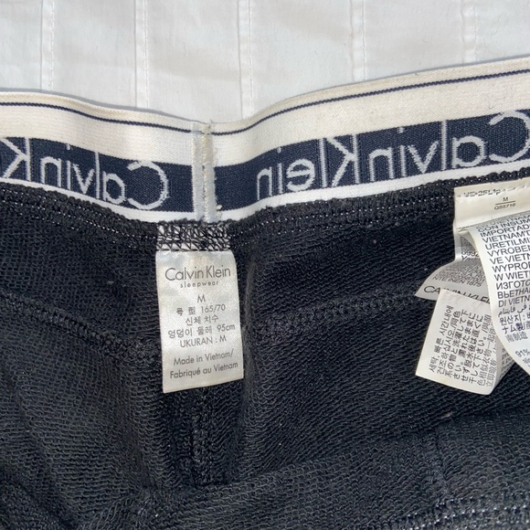 Black Calvin Klein joggers - Picture 5 of 7